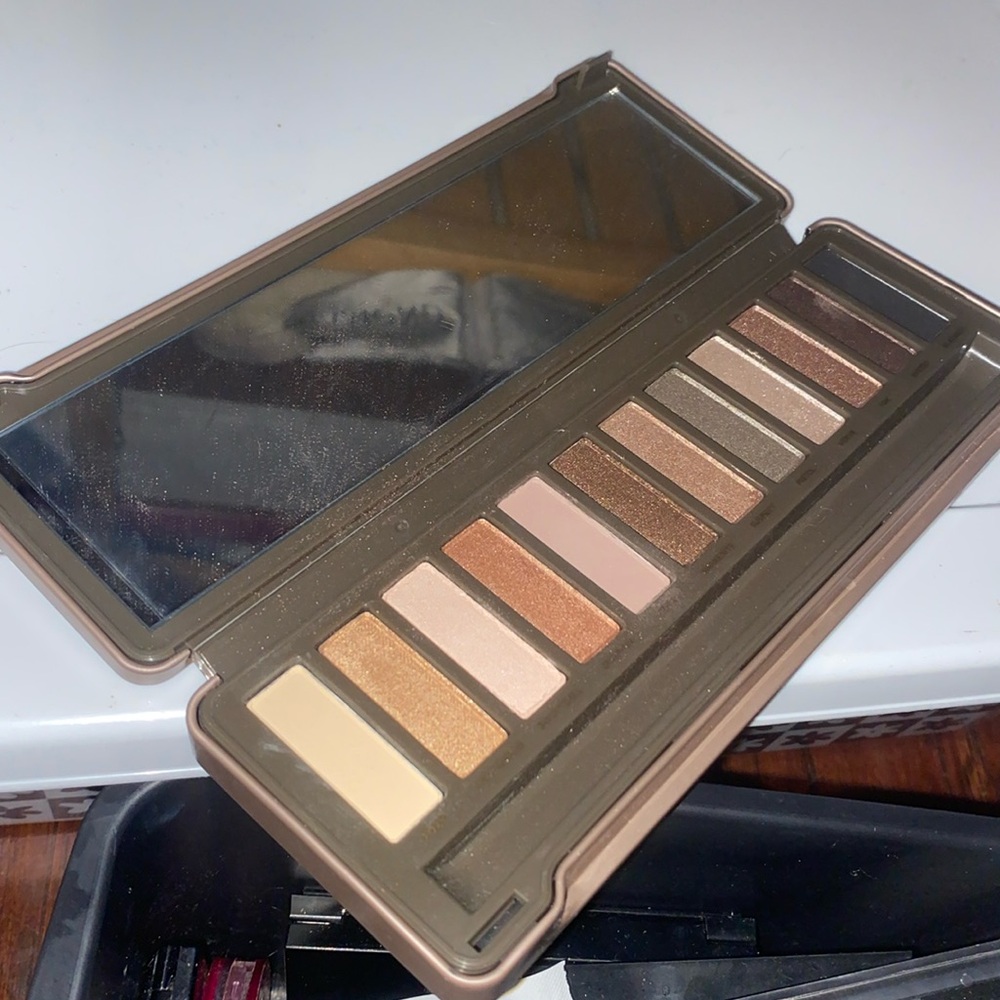 Urban decay naked 2 palette